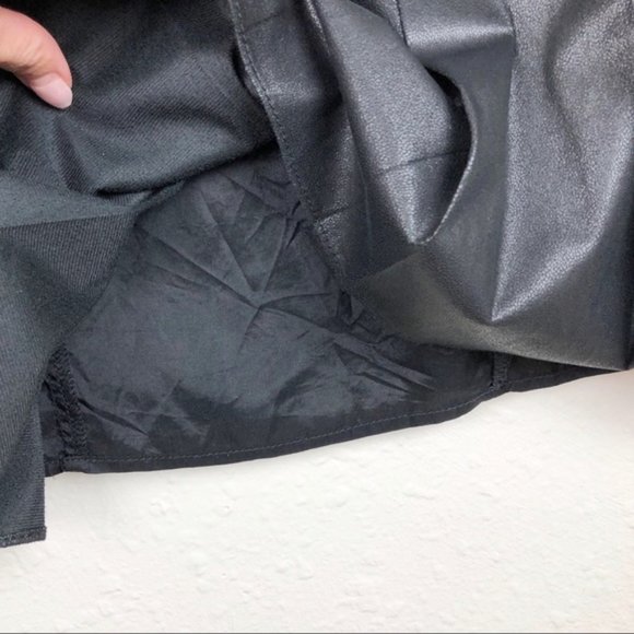 💥EFFORTLESSLY CHIC💥 Black & White Checkered Knit Dress wit Black Leather Dress - Picture 10 of 12